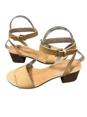 J. Crew nude strappy leather sandals size 7 chunky block heel buckle preppy